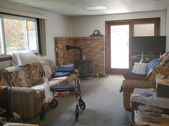 3rd image of 903 E Brierwood St