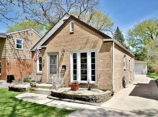 1213 Elliott St, Park Ridge, IL 60068