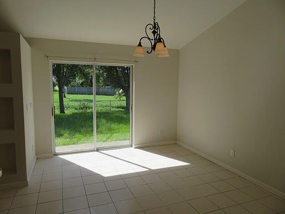 5th image of 755 Lomas St