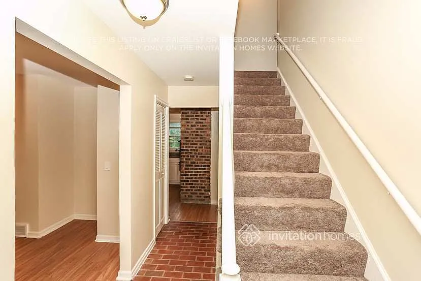 1159 Blackhawk Dr Elgin, IL 60120 — Photo 4