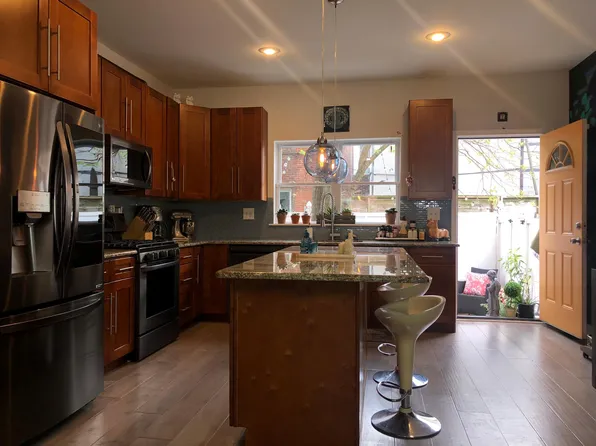 336 Titan St, Philadelphia, PA 19147