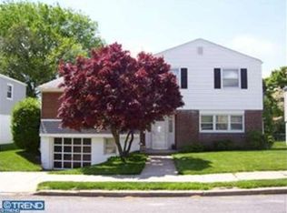 1116 Kent Ln, Philadelphia, PA 19115