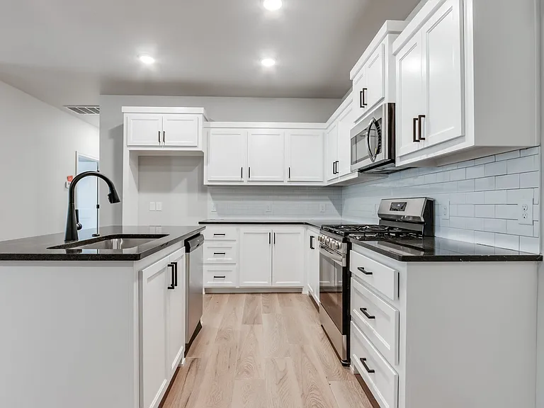 13517&13521 Calli Ct — Photo 17