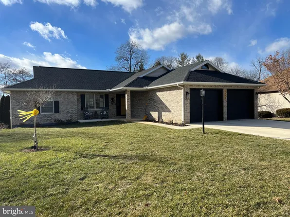 5999 Greenbriar Ter, Fayetteville, PA 17222