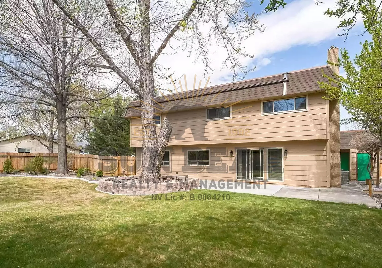 4 Bedroom in Reno Great Location! — Photo 4