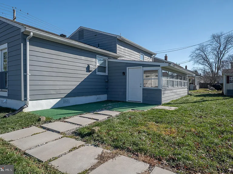 312 N Hammonds Ferry Rd — Photo 7