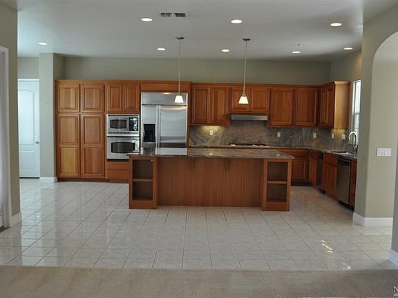 2nd image of 1194 Pearce Dr