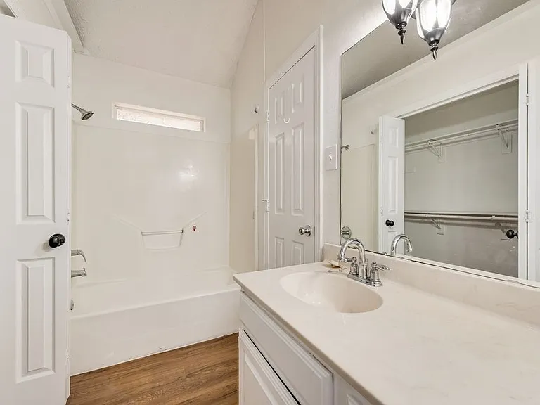 1304 Riverview Ln — Photo 8