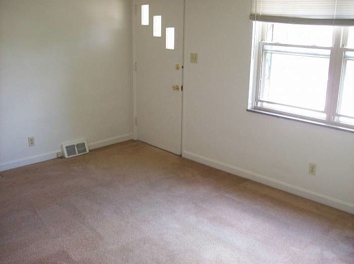 2nd image of 707 1st St