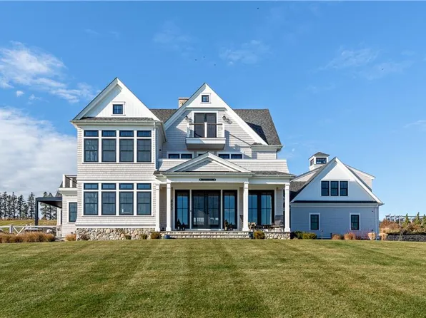 483 Vanderbilt Ln, Portsmouth, RI 02871