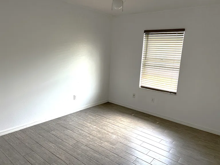 16 Pine Hurst Ln #B1 — Photo 3