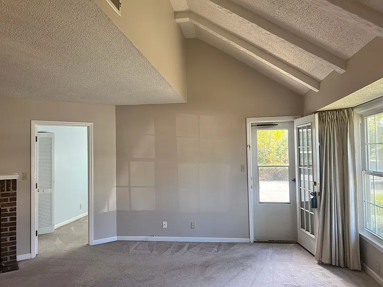 1210 Benna Dr #6-F — Photo 6