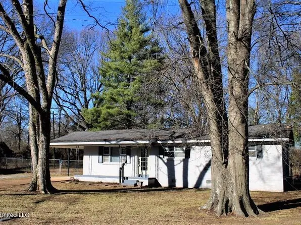 264 1/2 Pollard St, Batesville, MS 38606