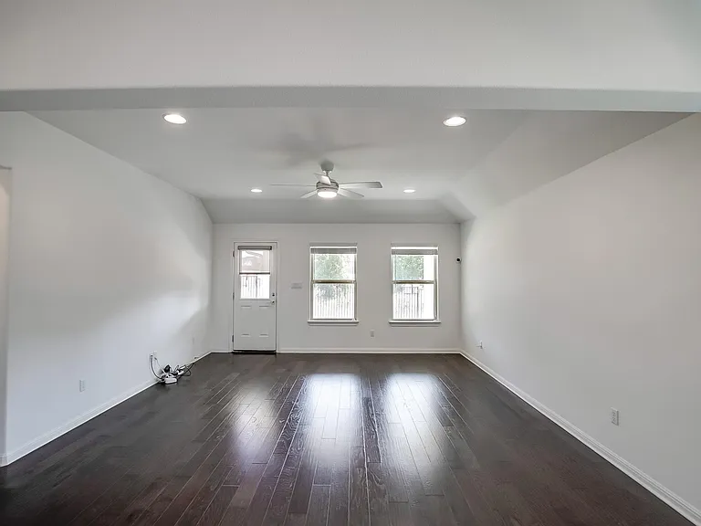 105 Meadow Wood Cv — Photo 10