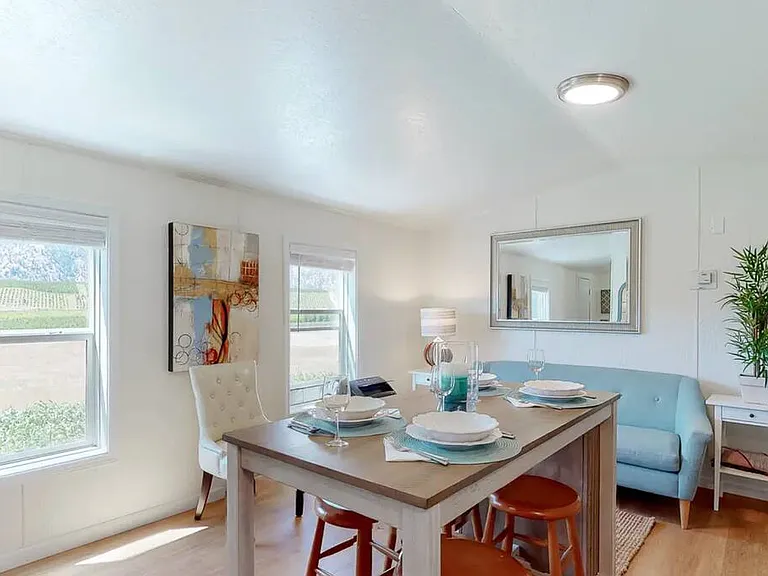 2400 Washington St — Photo 1