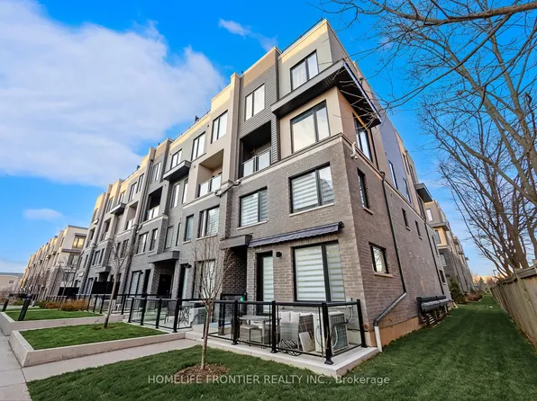 3562 Colonial Dr #13, Mississauga, ON L5L 0C1