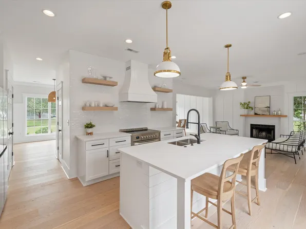 2504 Woodstream Rd, Mount Pleasant, SC 29466