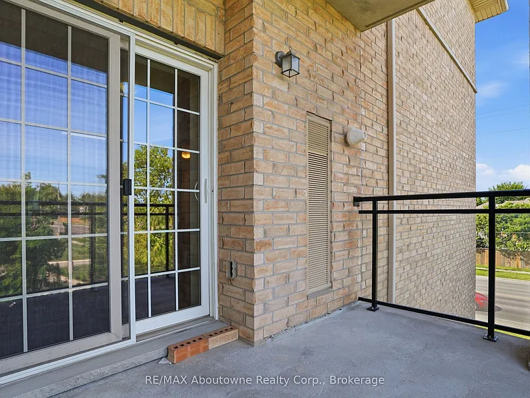 1083 Gordon St #310 — Photo 8