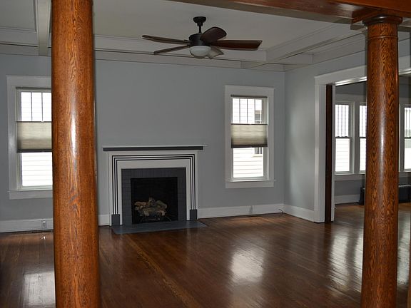 5th image of 318 Park St