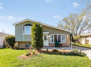 919 E Crockett Ave, Addison, IL 60101