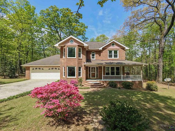 2nd image of 571 Barker Rd