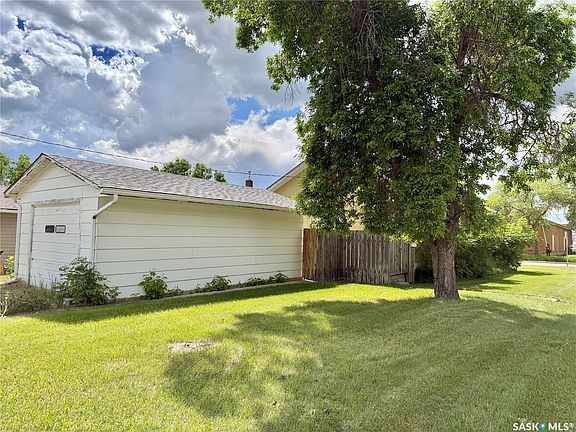 2nd image of 175 5th Avenue NW