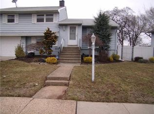 102 Wortylko St, Carteret, NJ