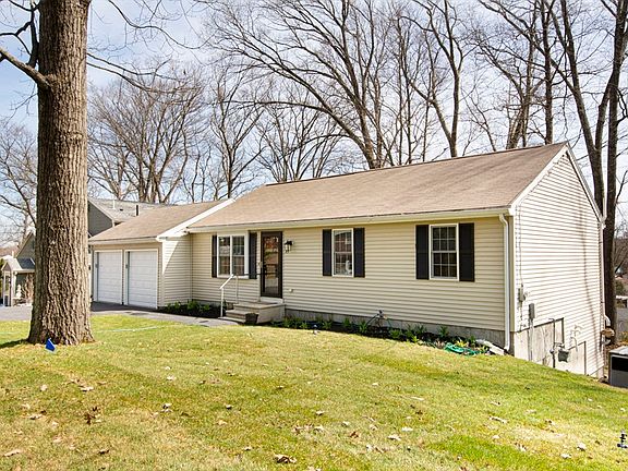 3rd image of 83 Upland Rd