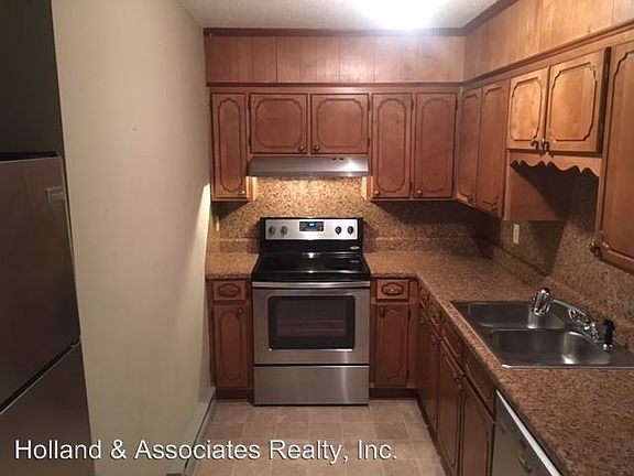 4th image of 1226-B Manning St