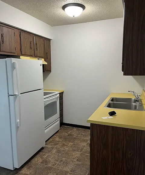 717 Garland St E #1 — Photo 1