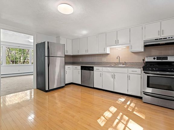 4th image of 17 Myles Standish Dr Unit 12