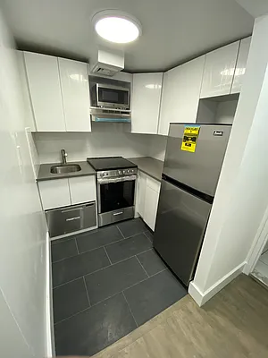 Rented by Mallory Management Corp | media 22