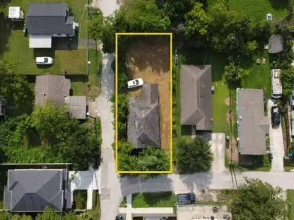 901 Pollard St, Houston, TX 77020