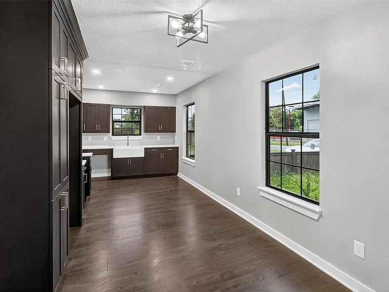 428 Van Molan St — Photo 13