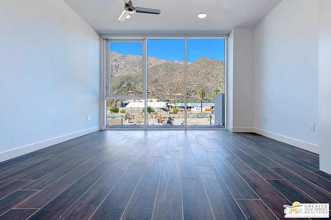 1 bed, 1004 sqft, $3,010 — Photo 2