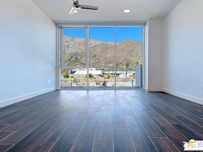 175 N Palm Canyon Dr #206 — Photo 2