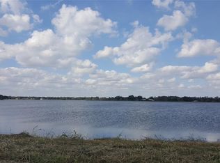 906 Wagon Wheel Trl, Angleton, TX 77515