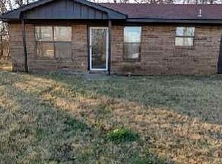 706 S G St, Hugo, OK 74743