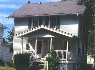 924 N Charles St, Carlinville, IL 62626