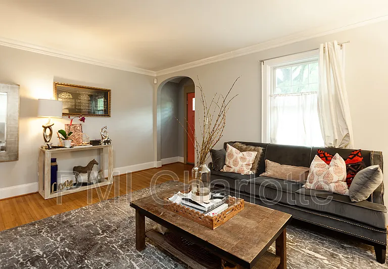 1829 Merriman Ave — Photo 3