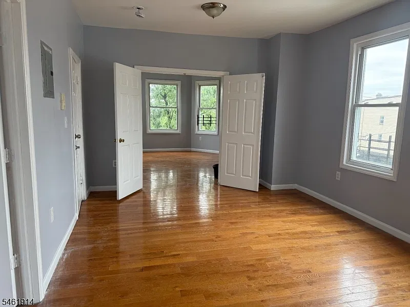 3 bed, 3.0 bath, $2,600 — Photo 2