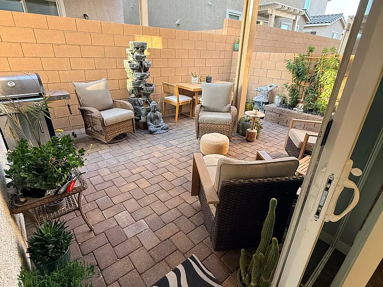 9006 Rimerton St — Photo 6