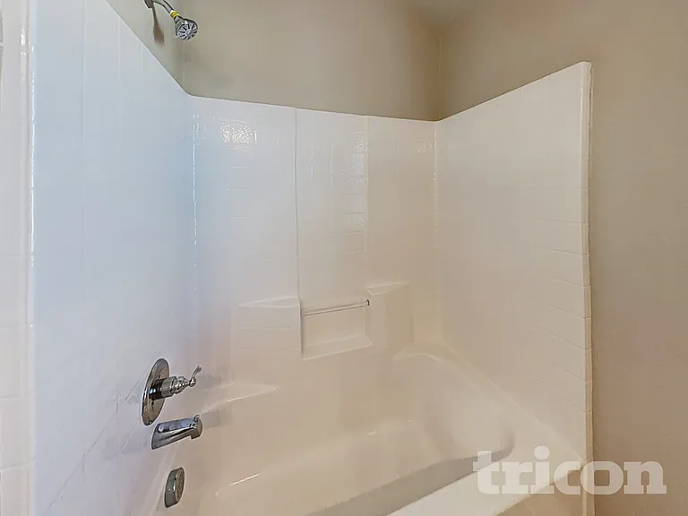 513 Alice Ln — Photo 12