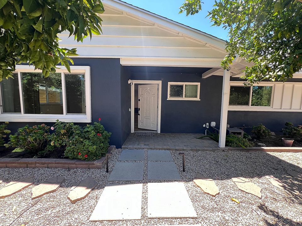 1st image of 23430 Vanowen St