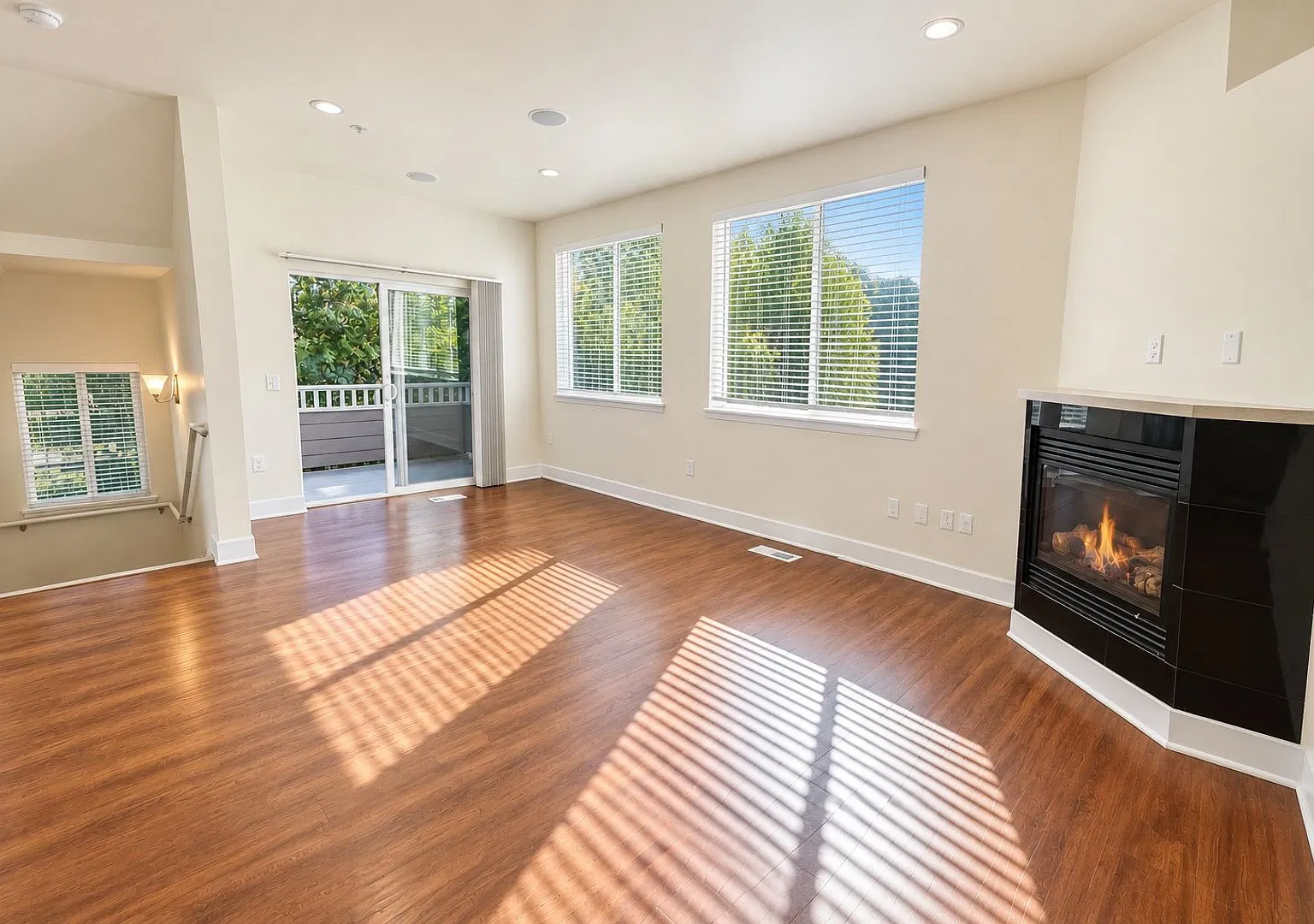 978 Edmonds Avenue NE — Photo 4