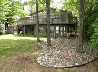1910 N Salisbury Dr, Gladwin, MI