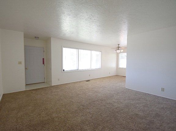 2nd image of 1695 Juniper Dr