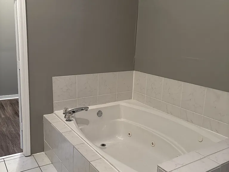 1014 Philadelphia St — Photo 18