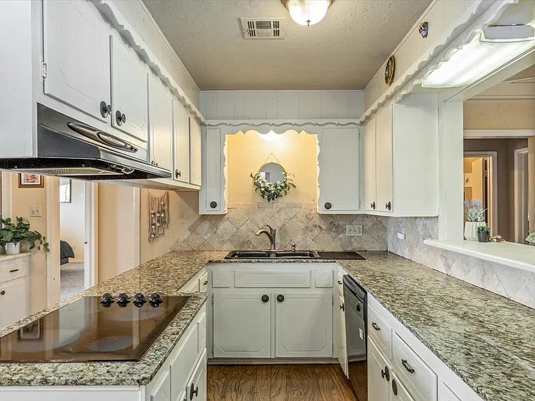 2905 NW Templeton Ter — Photo 31