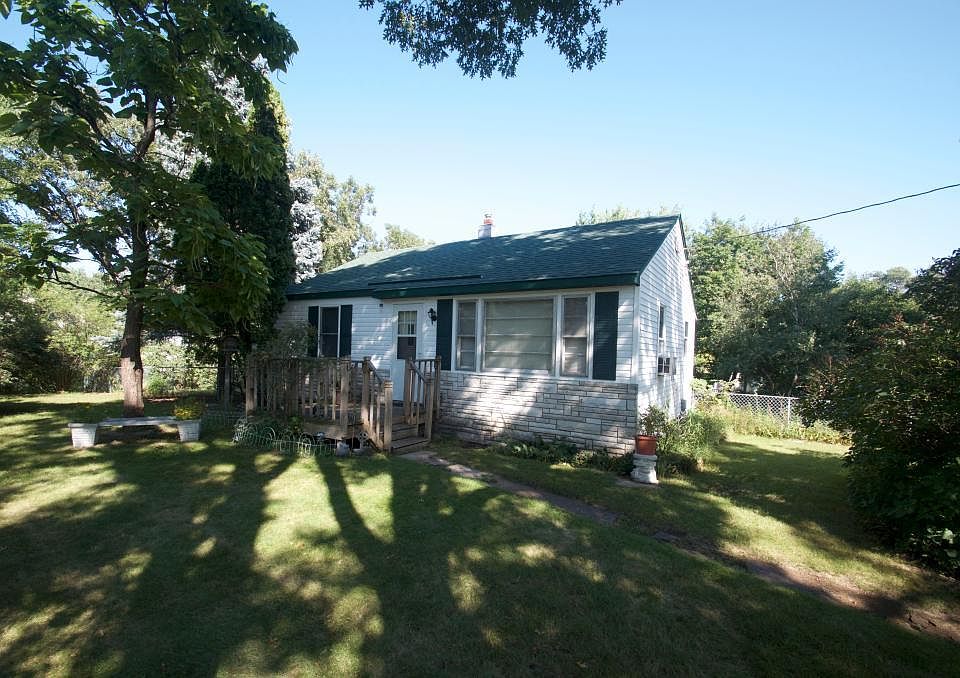 1st image of 9915 Cottonwood St NW